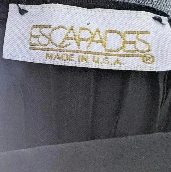 Escapade black women's pleated shell with straps sz M made in USA - Picture 4 of 4